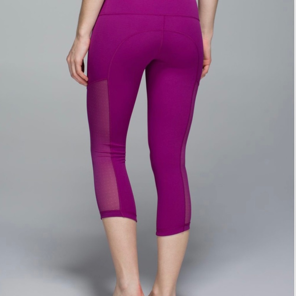 Lululemon Hot to Street Crops - Regal Plum